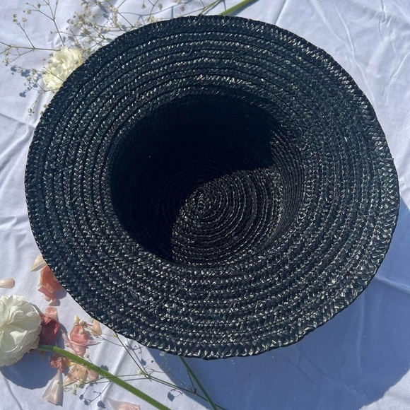 Black and tan straw sun hat with bow - Picture 3 of 3
